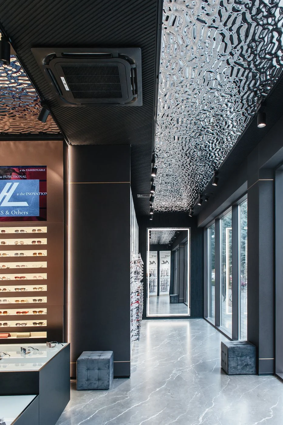 AVL Fashion Laboratory – üzlettér és tükör