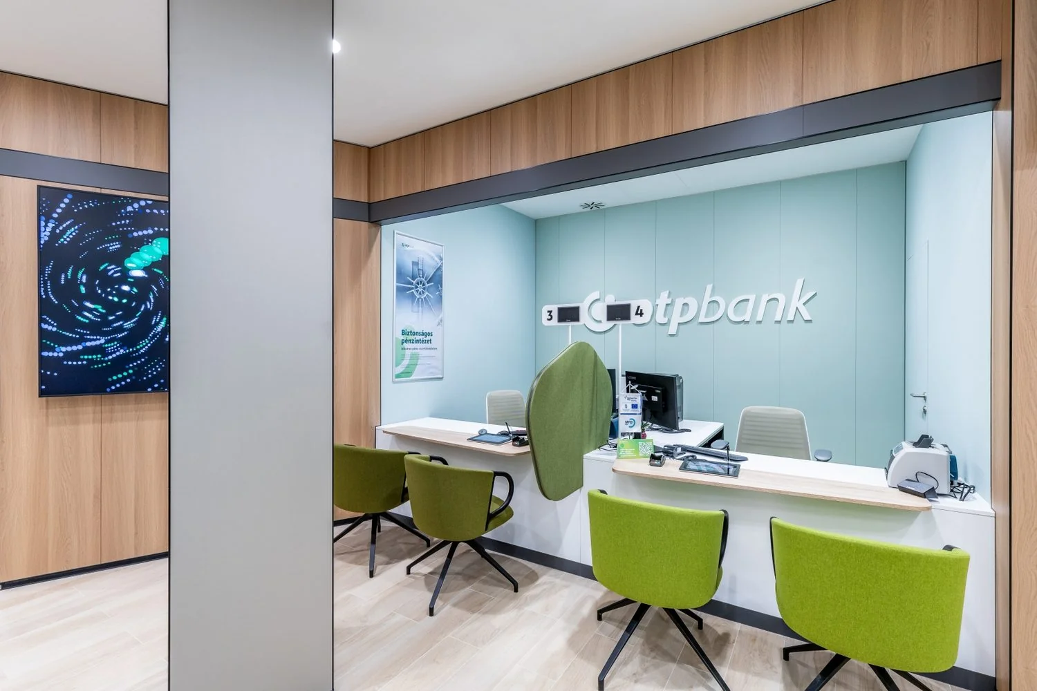 OTP Bank Pilisvörösvár – pénztárpult