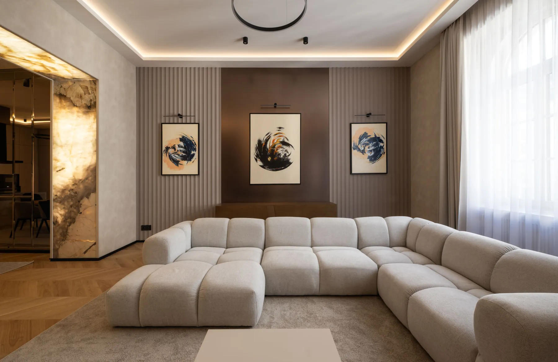 Vörösmarty – living room with ribbed wall panels
