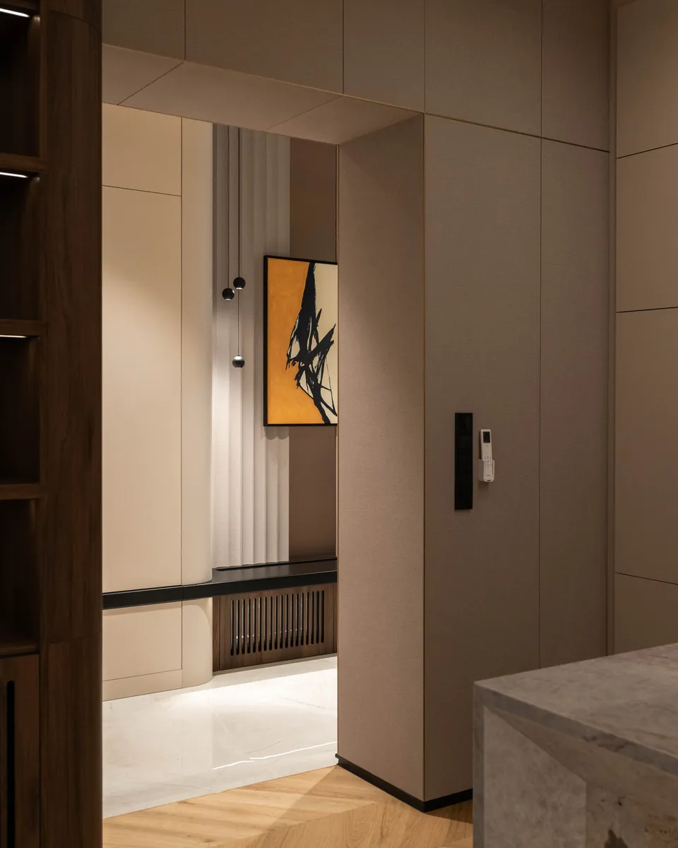 Vörösmarty – passage with fabric-finish wall panels