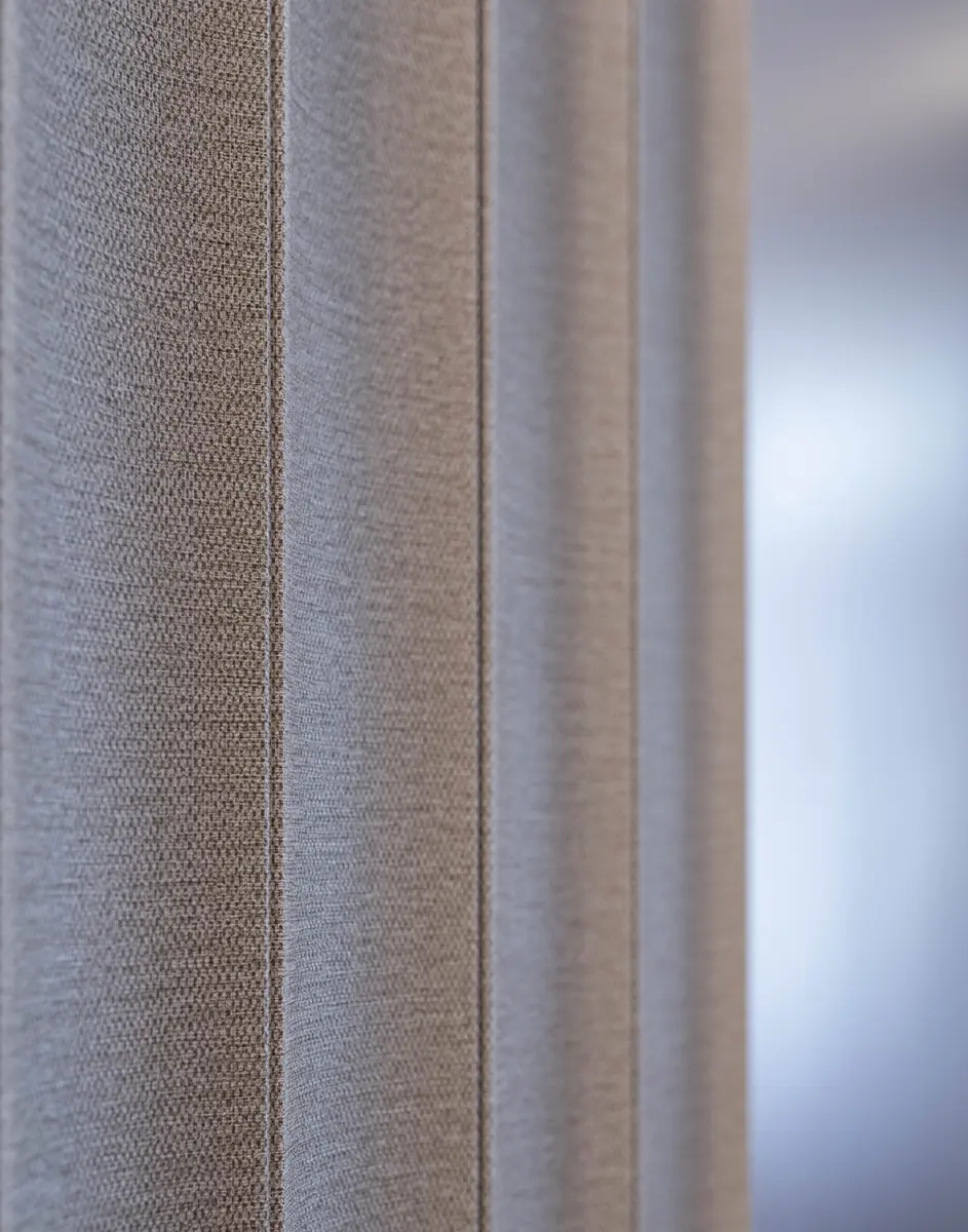 Vörösmarty – ribbed fabric-finish wall panel close-up